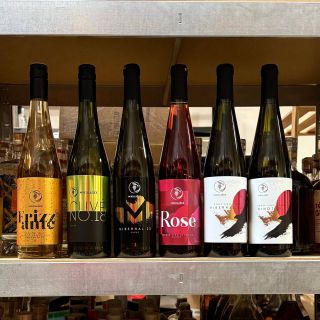 🍇🍷 Vínko mezi pálenkami! Je to tu! Po letech jsme zvětšili sklad a to nám umožňuje malinko rozšířit portfolio za obzory...