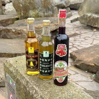 Vánoce za rohem! Nezapomeňte se i letos v čas zazásobit vánočními evergreeny. Od vaječňáků na popíjení, přes tuzemák s...