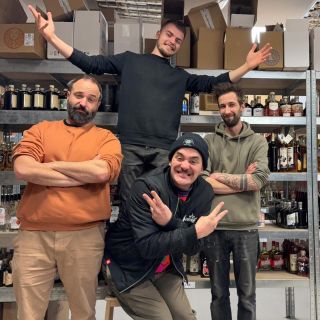 Letos jsme se naposledy sešli v plné sestavě a tak vás zdravíme a přejeme krásné oslavy nového roku. Zítra nás ještě...